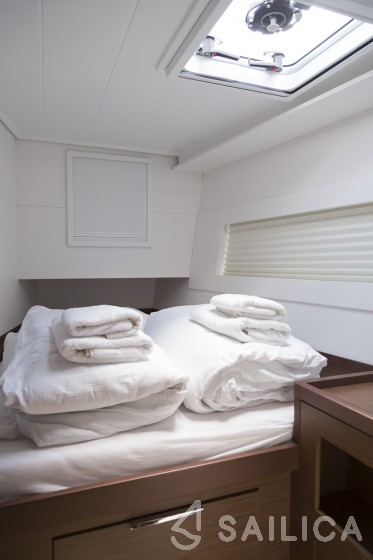 Lagoon 40 - Yacht Charter Sailica