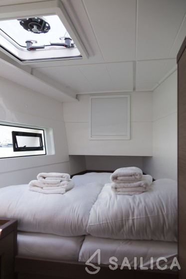 Lagoon 40 - Yacht Charter Sailica