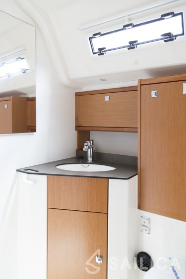 Lagoon 40 - Yacht Charter Sailica