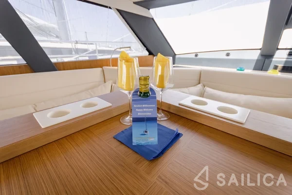 Moody 54 - Photo #87 Moody 54 - Yacht Charter Sailica