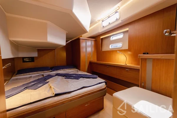 Moody 54 - Photo #78 Moody 54 - Yacht Charter Sailica