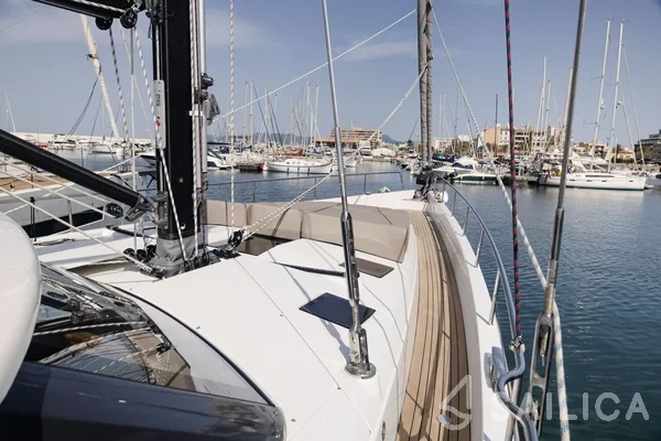 Moody 54 - Yacht Charter Sailica