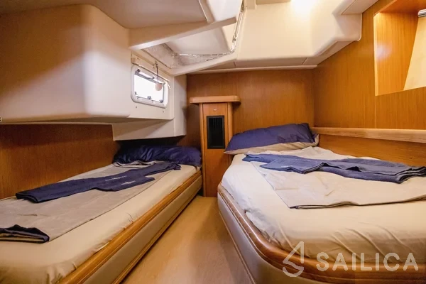 Moody 54 - Photo #81 Moody 54 - Yacht Charter Sailica