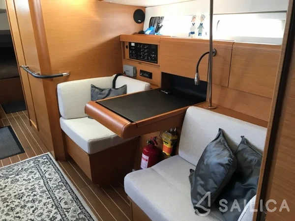 Sun Odyssey 409 - Yacht Charter Sailica