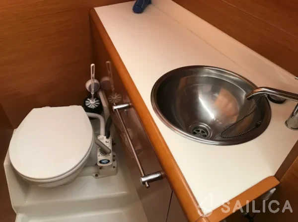 Sun Odyssey 409 - Yacht Charter Sailica