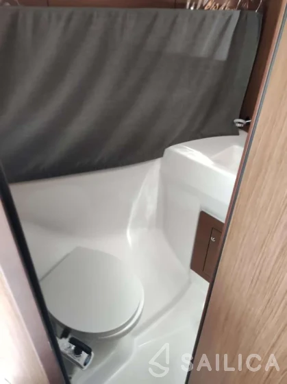Oceanis 40.1 - Yacht Charter Sailica