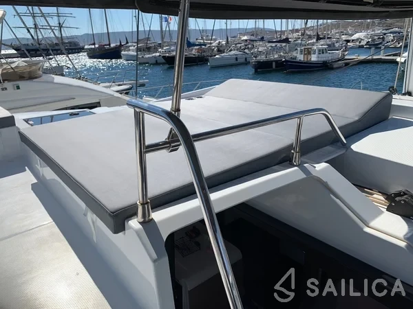 Elba 45 - Yacht Charter Sailica