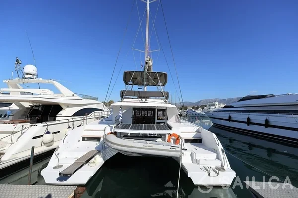 Nautitech 46 Fly - Yacht Charter Sailica