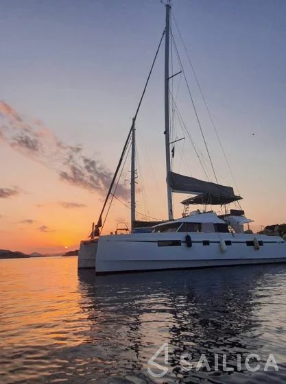 Nautitech 46 Fly - Yacht Charter Sailica