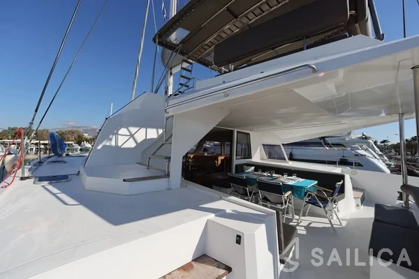 Nautitech 46 Fly - Yacht Charter Sailica