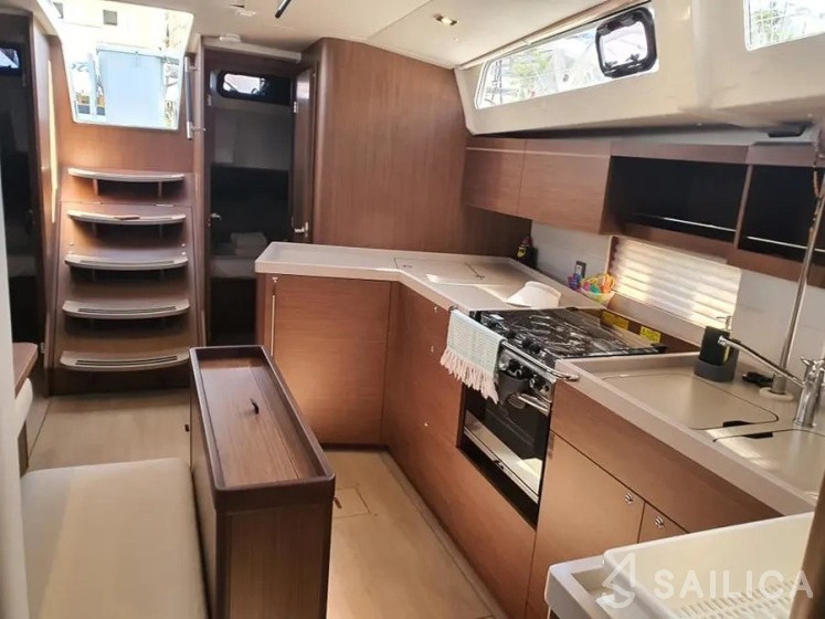 Oceanis 46.1 - Yacht Charter Sailica