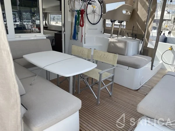 Lagoon 40 - Yacht Charter Sailica
