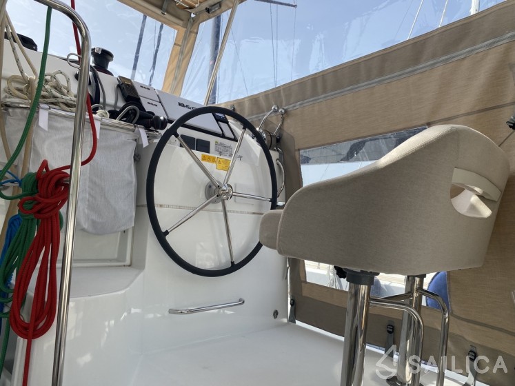 Lagoon 40 - Yacht Charter Sailica