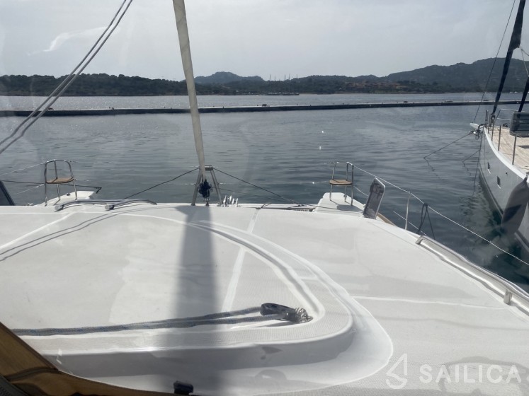 Lagoon 40 - Yacht Charter Sailica