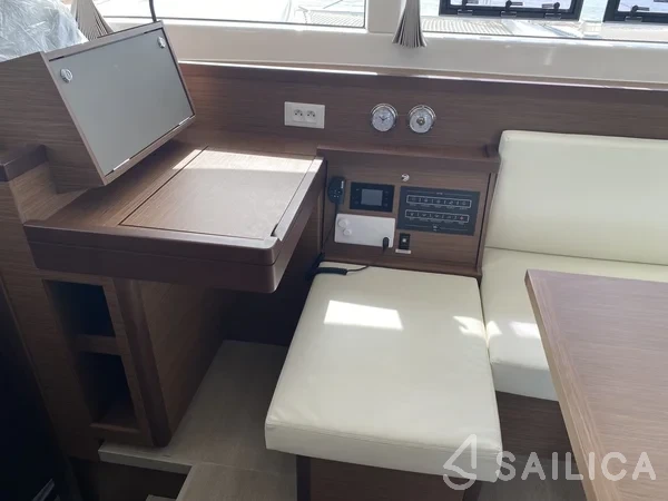 Lagoon 40 - Yacht Charter Sailica