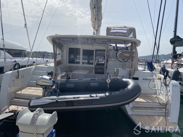 Lagoon 40 - Yacht Charter Sailica