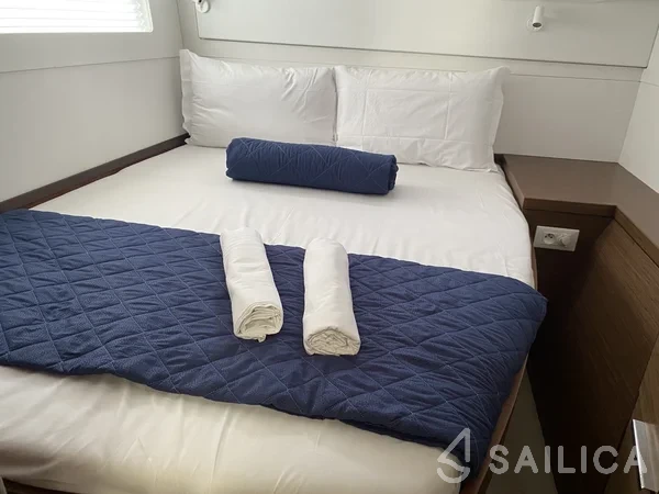 Lagoon 40 - Yacht Charter Sailica