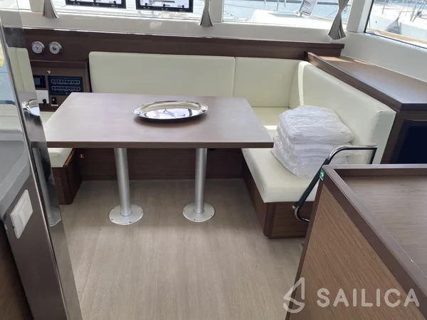 Lagoon 40 - Yacht Charter Sailica