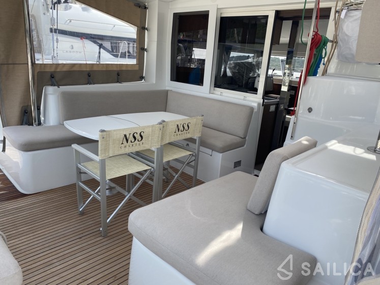 Lagoon 40 - Yacht Charter Sailica