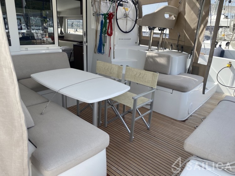Lagoon 40 - Yacht Charter Sailica