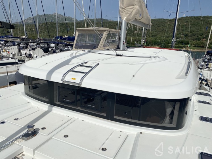 Lagoon 40 - Yacht Charter Sailica