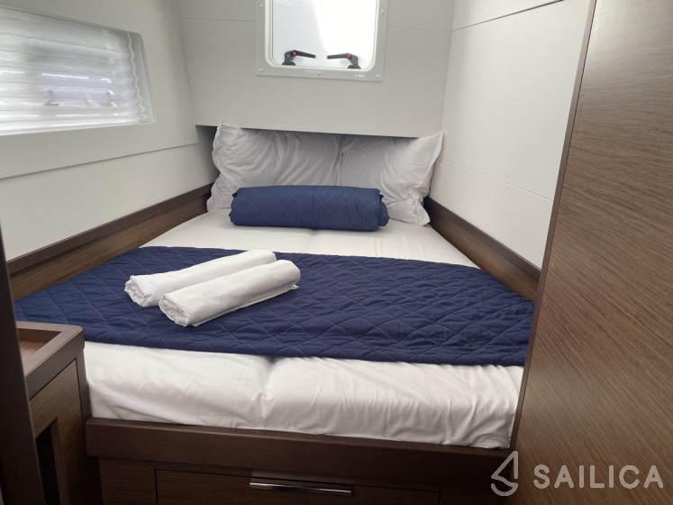 Lagoon 40 - Yacht Charter Sailica