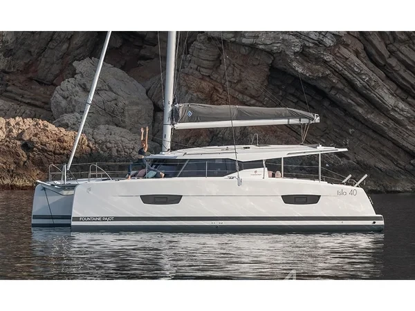 Isla 40 - Yacht Charter Sailica