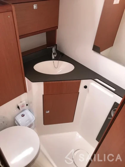 Bavaria 46 Cruiser - Yacht Charter Sailica