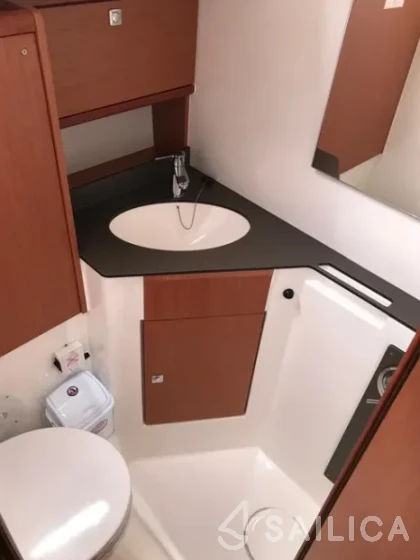 Bavaria 46 Cruiser - Yacht Charter Sailica