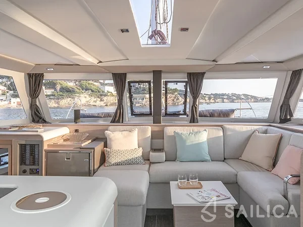 Isla 40 - Yacht Charter Sailica