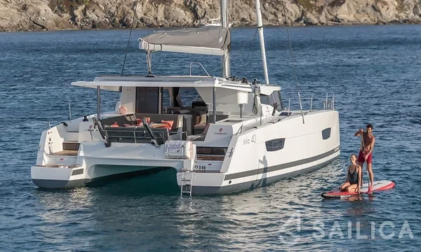 Isla 40 - Yacht Charter Sailica