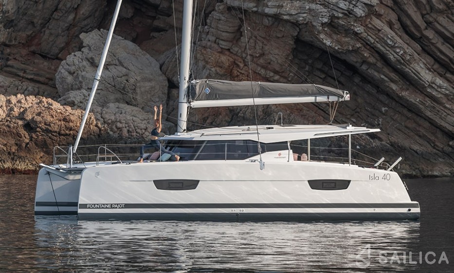 Isla 40 - Yacht Charter Sailica
