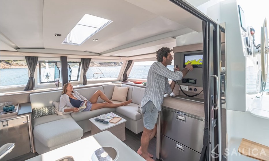 Isla 40 - Yacht Charter Sailica