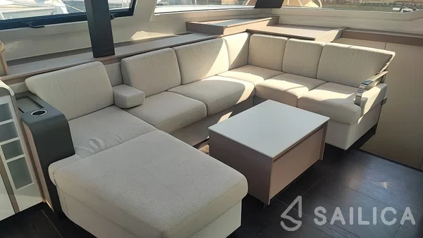 Elba 45 - Yacht Charter Sailica