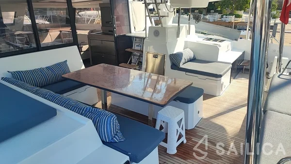 Elba 45 - Yacht Charter Sailica
