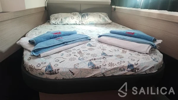 Elba 45 - Yacht Charter Sailica