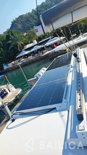 Isla 40 - Yacht Charter Sailica