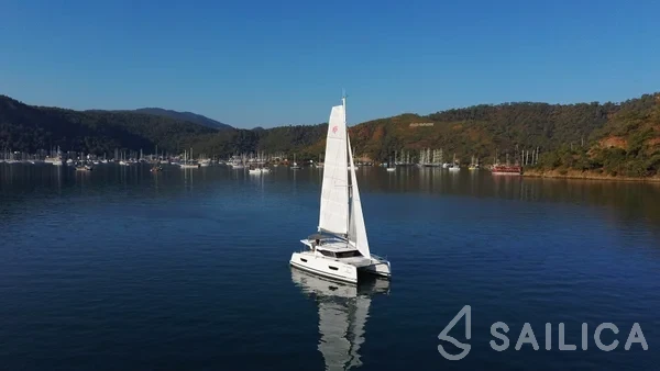 Isla 40 - Yacht Charter Sailica