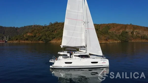 Isla 40 - Yacht Charter Sailica