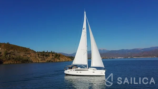 Bavaria 51 Cruiser - Yacht Charter Sailica