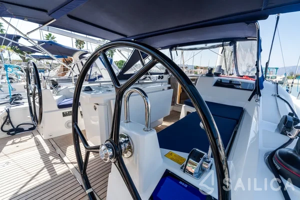Oceanis 40.1 - Yacht Charter Sailica