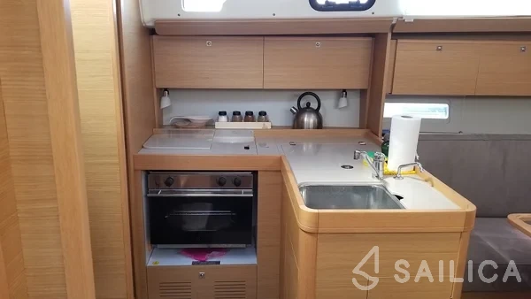 Dufour 360 GL - Yacht Charter Sailica