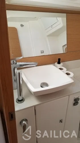 Dufour 360 GL - Yacht Charter Sailica