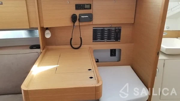 Dufour 360 GL - Yacht Charter Sailica