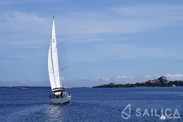 Oceanis 51.1 - Yacht Charter Sailica