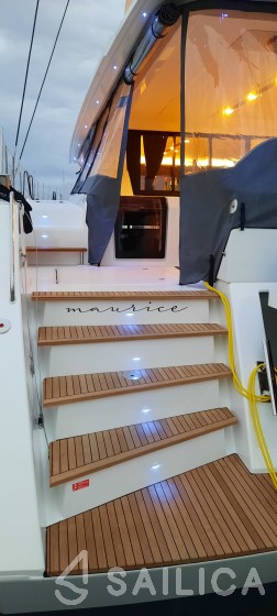 Oceanis 51.1 - Yacht Charter Sailica