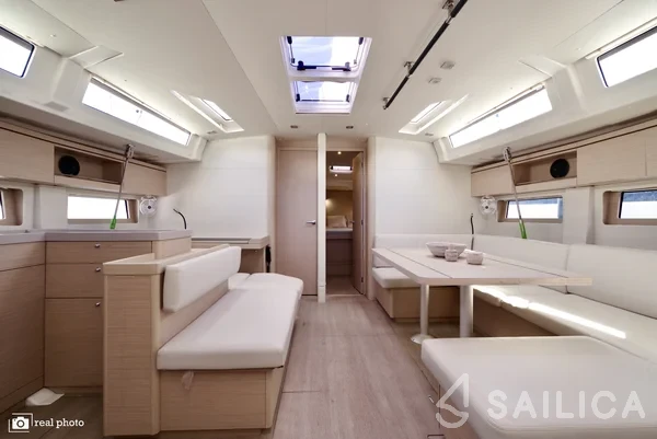 Oceanis 51.1 - Yacht Charter Sailica