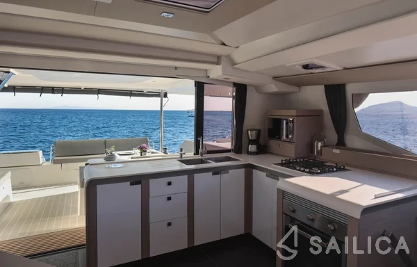 Tanna 47 - Yacht Charter Sailica