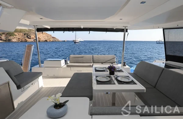 Tanna 47 - Yacht Charter Sailica