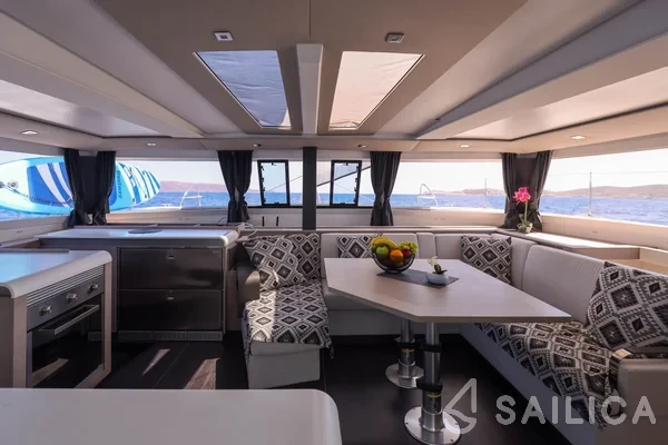 Tanna 47 - Yacht Charter Sailica